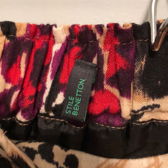 UNITED COLOURS OF BENETTON | EUC Floral skirt - Picture 2 of 2